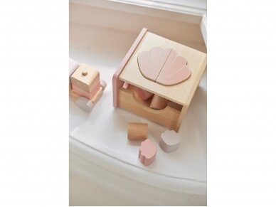 Jollein lavinamasis medinis žaislas - figūrėlių rūšiuotojas Shell Pink 3