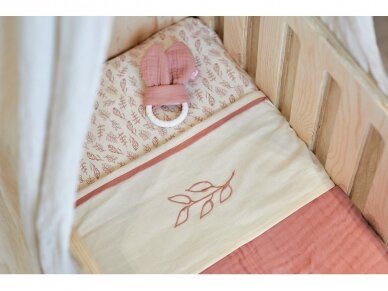 Jollein trikotažinė paklodė su guma Jersey Meadow Rosewood 40x80/90cm 3 Jollein trikotažinė paklodė su guma Jersey Meadow Rosewood 40x80/90cm 3